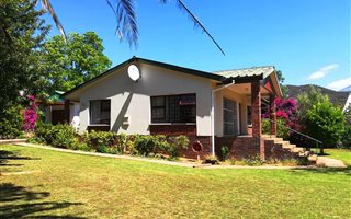 2 Bedroom House in De Rust