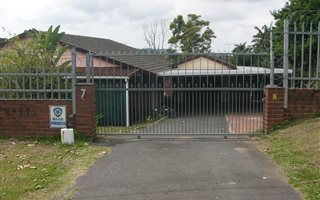 3 Bedroom House in Manors