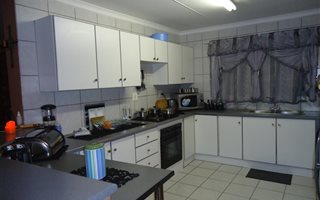 2 Bedroom Townhouse in Rensburg