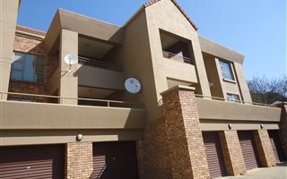 2 Bedroom Townhouse in Constantia Kloof