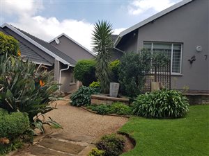 4 Bed House in Florida Glen