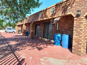 5 Bed House in Wespark