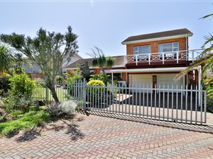 3 Bed House in Kaysers Beach