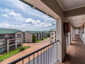 3 Bed Apartment in Monument