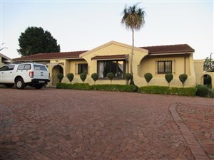 4 Bed House in Padfield Park