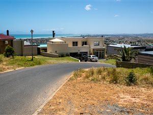 570 m² Land available in Mountainside