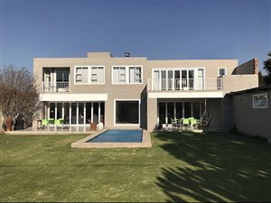 8 Bed House in Blairgowrie