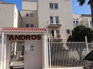 flats to rent in gordons bay