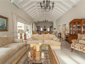 3 Bed House in Schonenberg Estate