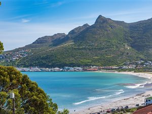 950 m² Land available in Hanging Meadows