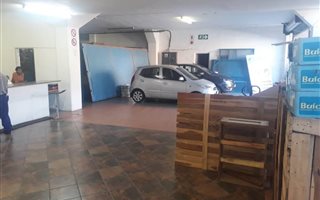 700 m² Commercial space in Briardene