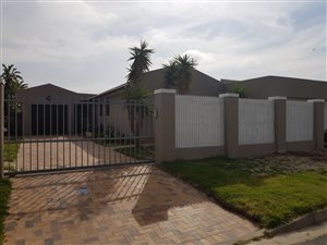 2 Bed Garden Cottage in Parklands