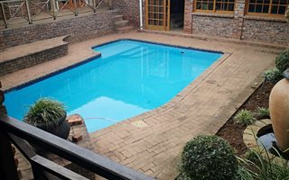 5 Bedroom House in Winterhoek Park