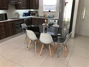 2 Bed Apartment in Atholl