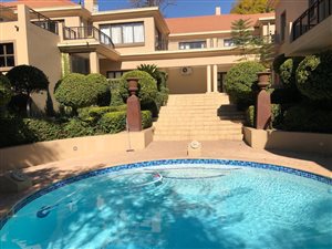 6 Bed House in Waterkloof