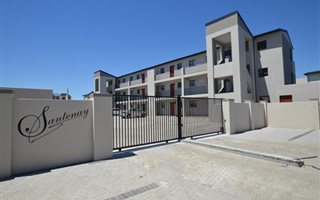 2 Bedroom Apartment in Burgundy Estate