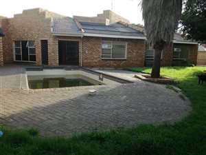 4 Bed House in Westonaria
