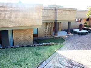 4 Bed House in The Rest