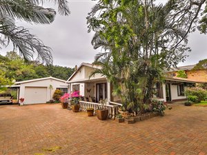 6 Bed House in Athlone Park