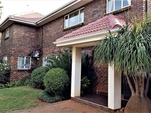 5 Bed House in Meyersdal