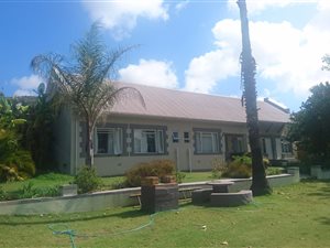 8 Bed House in Vyf Brakke Fontein