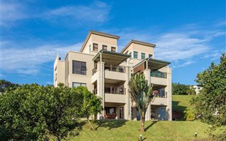 2 Bedroom Apartment in Palm Lakes Estate
