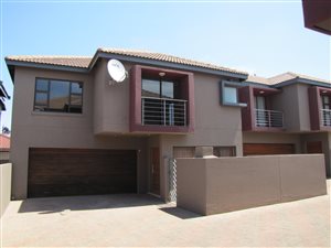 4 Bed Townhouse in Vanderbijlpark SE3