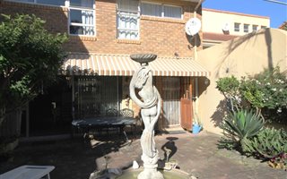 3 Bedroom Townhouse in Beacon Bay
