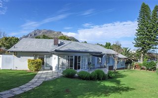 4 Bedroom House in Uniepark