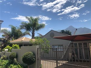 6 Bed House in Camphers Drift