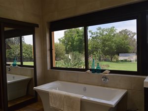 6 Bed House in Lochvaal