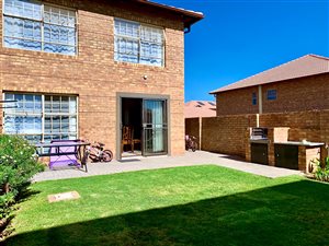 4 Bed Duplex in Hazeldean (Silverlakes Surroundings)