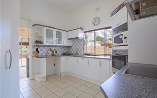 3 Bedroom House in Kensington