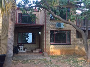 3 Bed Duplex in Florauna
