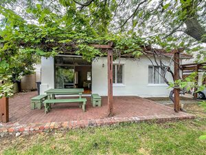 6 Bed House in Mowbray