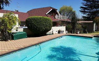 4 Bedroom House in Lombardy East