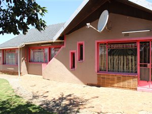 4 Bed House in Meyerton Park