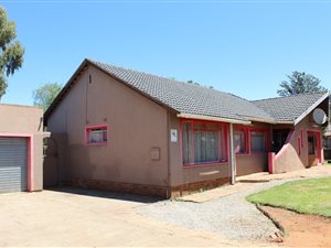 4 Bedroom House in Meyerton Park