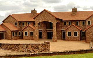 7 Bedroom House in Cornwall Hill