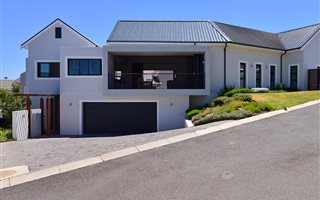 4 Bedroom House in Meerhof Estate