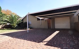 4 Bedroom House in Lakefield