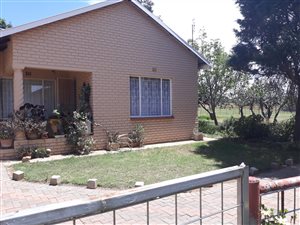 1.8 ha Farm in Middelvlei