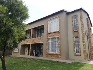 2 Bed Apartment in Honeydew