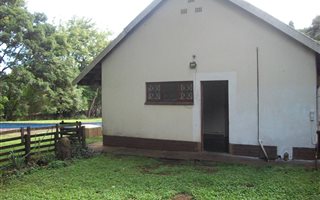 2 Bedroom Simplex in Forest Hills
