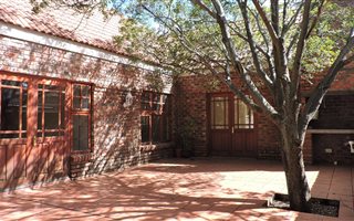 3 Bedroom House in Universitas