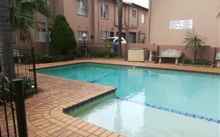 3 Bedroom Townhouse in Verwoerdpark