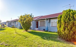 3 Bedroom Townhouse in Roodepoort West
