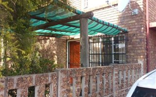 3 Bedroom Townhouse in Doornpoort and surrounds