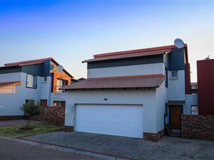 3 Bed Townhouse in Oukraal Estate