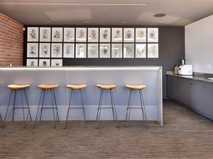 1000 m² Office Space in Irene